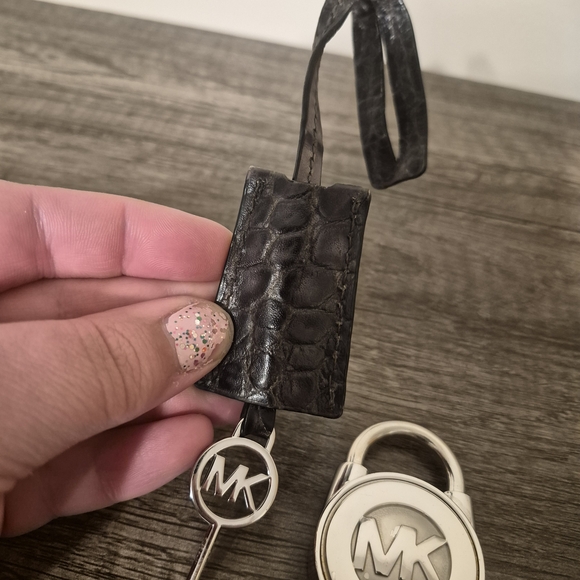 Michael Kors Gray Croc Embossed Silver Key And Lock Set - Picture 2 of 3